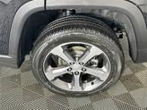 Thumbnail of 2025 Diamond Black Crystal Pearlcoat Jeep Grand Cherokee