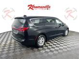 Thumbnail of 2026 Diamond Black Crystal Pearlcoat Chrysler Pacifica