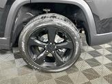 Thumbnail of 2025 Diamond Black Crystal Pearlcoat Jeep Grand Cherokee
