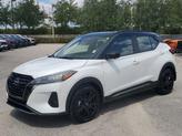 Thumbnail of 2024 Aspen White Tricoat/Super Black Nissan Kicks