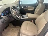 Thumbnail of 2011 White Platinum Clearcoat Metallic Ford Edge