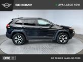 Photo of 2015 Brilliant Black Crystal Pearlcoat Jeep Cherokee