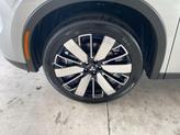 Thumbnail of 2025 Alloy Silver Metallic Mitsubishi Outlander