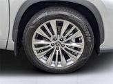 Thumbnail of 2024 Celestial Silver Metallic Toyota Highlander