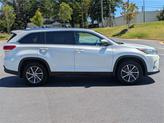 Thumbnail of 2019 Blizzard Pearl Toyota Highlander