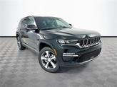 Photo of 2025 Diamond Black Crystal Pearlcoat Jeep Grand Cherokee