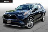 Photo of 2023 Midnight Black Metallic Toyota Highlander