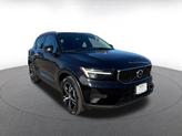 Thumbnail of 2024 Onyx Black Metallic Volvo XC40