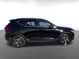 Thumbnail of 2024 Onyx Black Metallic Volvo XC40