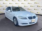 Thumbnail of 2009 White BMW 328