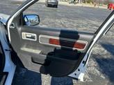 Thumbnail of 2006 Oxford White Clearcoat Lincoln Zephyr