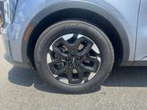 Thumbnail of 2024 Everlasting Silver Kia Sorento