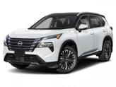 Photo of 2026 Everest White Pearl/Super Black Nissan Rogue
