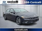 Photo of 2025 Abyss Black Hyundai ELANTRA