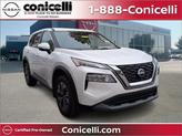 Photo of 2022 Pearl White Tricoat Nissan Rogue