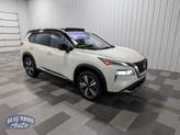 Thumbnail of 2023 Pearl White Tricoat/Super Black Nissan Rogue