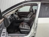 Thumbnail of 2023 Pearl White Tricoat/Super Black Nissan Rogue