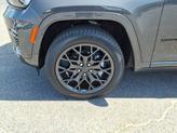 Thumbnail of 2025 Baltic Gray Metallic Clearcoat Jeep Grand Cherokee