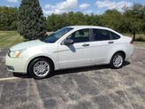 Photo of 2010 Green Ford Focus