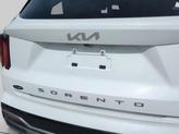 Thumbnail of 2022 Glacial White Pearl Kia Sorento