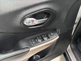 Thumbnail of 2017 Billet Silver Metallic Clearcoat Jeep Cherokee