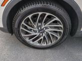 Thumbnail of 2019 White Platinum Tri-Coat Lincoln Nautilus