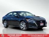 Photo of 2025 Black Nissan Altima