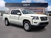 Photo of 2022 Glacier White Nissan Frontier