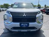 Thumbnail of 2024 White Diamond Mitsubishi Outlander