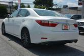 Thumbnail of 2013 White Lexus ES 350