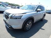 Thumbnail of 2025 Brilliant Silver Metallic Nissan Pathfinder