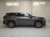 Thumbnail of 2022 Magnetic Gray Metallic Toyota Highlander