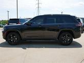 Thumbnail of 2023 Diamond Black Crystal Pearlcoat Jeep Grand Cherokee