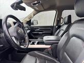 Thumbnail of 2019 Diamond Black Crystal Pearlcoat RAM 1500