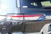 Thumbnail of 2025 Diamond Black Crystal Pearlcoat Jeep Grand Cherokee L