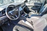 Thumbnail of 2025 Diamond Black Crystal Pearlcoat Jeep Grand Cherokee L