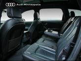 Thumbnail of 2019 Orca Black Metallic Audi Q7