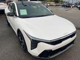 Thumbnail of 2025 Snow White Pearl Kia K4