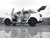 Thumbnail of 2022 Glacial White Pearl Kia Sorento