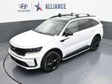 Thumbnail of 2022 Glacial White Pearl Kia Sorento