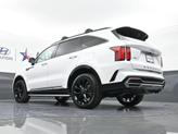 Thumbnail of 2022 Glacial White Pearl Kia Sorento