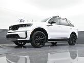 Thumbnail of 2022 Glacial White Pearl Kia Sorento