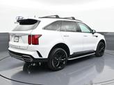 Thumbnail of 2022 Glacial White Pearl Kia Sorento
