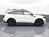 Thumbnail of 2022 Glacial White Pearl Kia Sorento