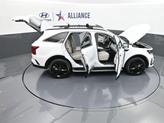Thumbnail of 2022 Glacial White Pearl Kia Sorento