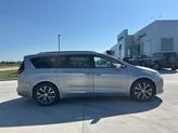 Thumbnail of 2018 Billet Silver Metallic Clearcoat Chrysler Pacifica