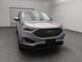 Thumbnail of 2023 Iconic Silver Metallic Ford Edge