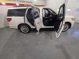 Thumbnail of 2018 White Platinum Metallic Tri-Coat Lincoln Navigator