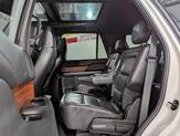Thumbnail of 2018 White Platinum Metallic Tri-Coat Lincoln Navigator