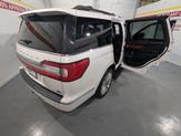 Thumbnail of 2018 White Platinum Metallic Tri-Coat Lincoln Navigator